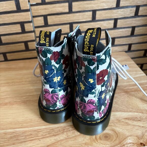 Dr. Martens Floral Combat Boots Size‎ 7 - Picture 7 of 9